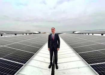 Enerjisini güneşten alan tesis