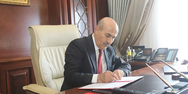 Bursa valisinden örnek hareket
