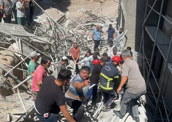İskelenin çökmesi sonucu ölü sayısı 2’ye yükseldi