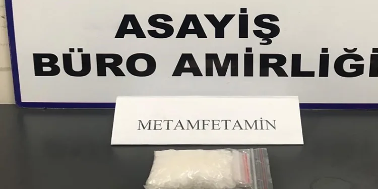 Durdurulan otomobilde uyuşturucu madde ele geçirildi