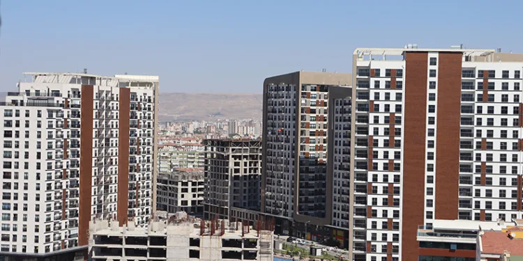 Gurbetçilerin ilgisi konuta olmadı