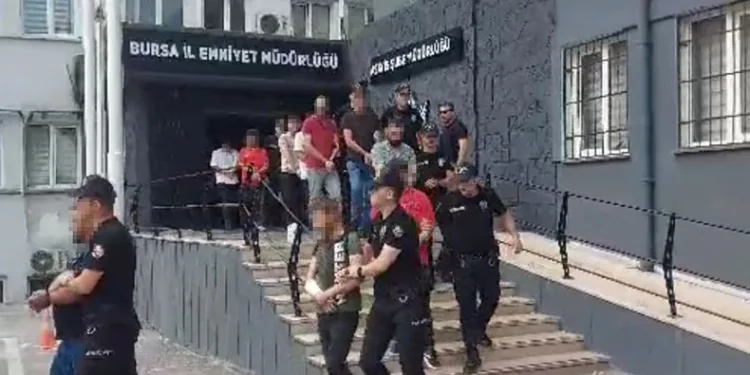 Bursa’da aranan şahıslara operasyon