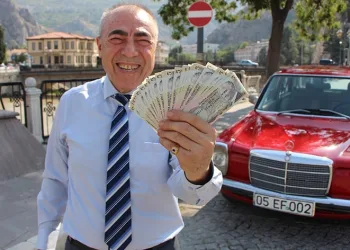 Arabasını satın alana para verecek
