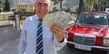 Arabasını satın alana para verecek