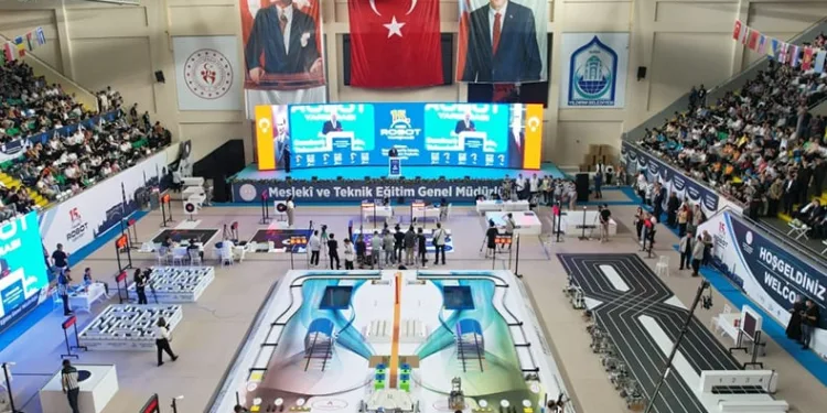 Yıldırım’da robotlar yarışıyor