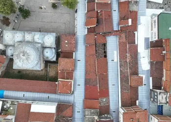 Tarihi Balıbey Çarşısı’na estetik çatı