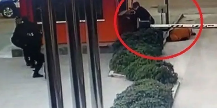 Eski eşi ve arkadaşını vuran polisa müebbet