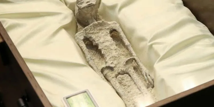 Meksika Kongresi’nde “uzaylı” oturumu