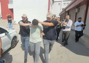 FETÖ’den  aranan eski komiser yakalandı