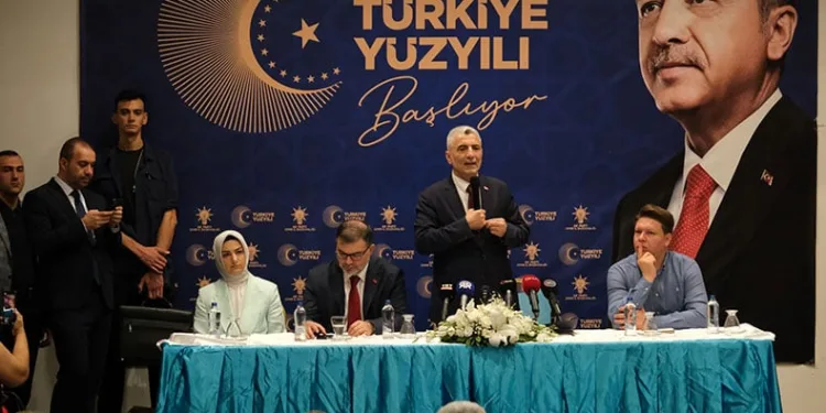 Bakan Bolat müjdeyi İzmir’de verdi