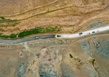Türkiye’nin en soğuk ilçesinde beton yol çalışması