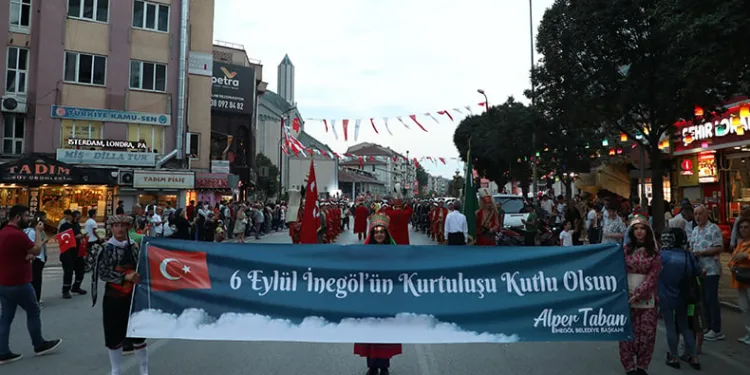 İnegöl’de Kurtuluş coşkusu yaşandı