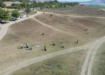 Haftada 100 ton çöp toplanıyor