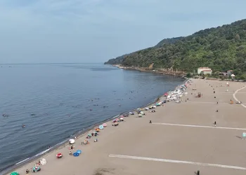 Bursa’nın ‘Mavi Bayrak’lı plajı sonbaharda da ilgi görüyor