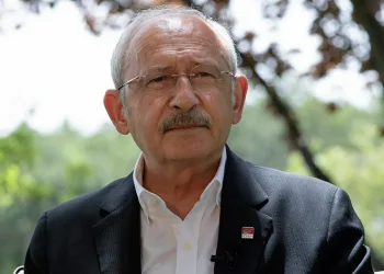 Barış türküleri söylemeye devam edeceğiz