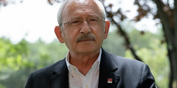 Barış türküleri söylemeye devam edeceğiz