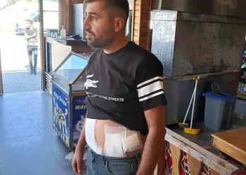 Tepki gösterince karnından bıçaklandı