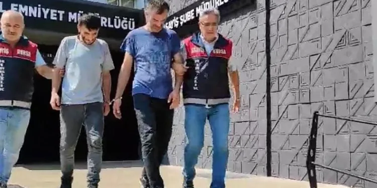 Önce köpekle oynadı, sonra soygun yaptı