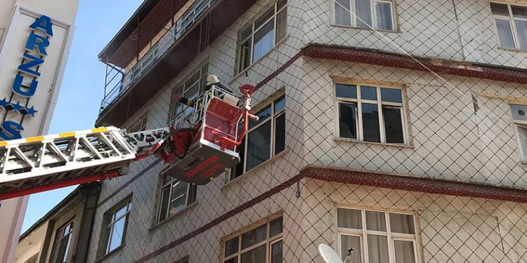 Elazığ’da otel yangını