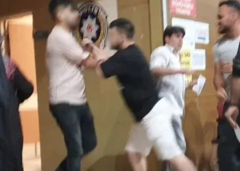 Hastaneye giden iki arkadaşın tartışması kavgaya dönüştü