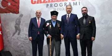 Dört kuşak gaziler aynı fotoğraf karesinde