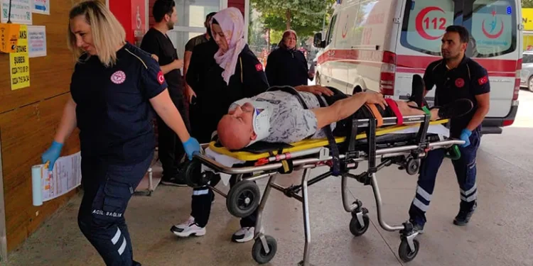 Bursa’da otomobil ile motosikletin kazası