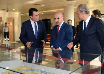Vali Demirtaş, Osmangazi Meydanı’nı inceledi