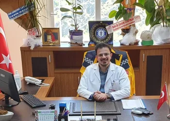 Başhekim Özbek görevden ayrıldı