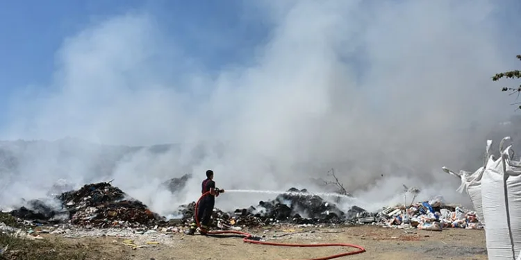 Sanayi sitesinde korkutan yangın