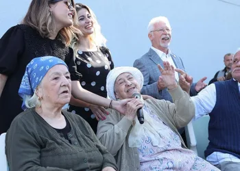 Alzheimer hastalarının neşe dolu günü