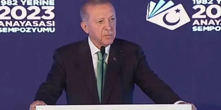 Cumhurbaşkanı Erdoğan’dan anayasa çağrısı