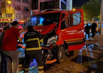 Kazaya giden itfaiye ekibi kaza yaptı