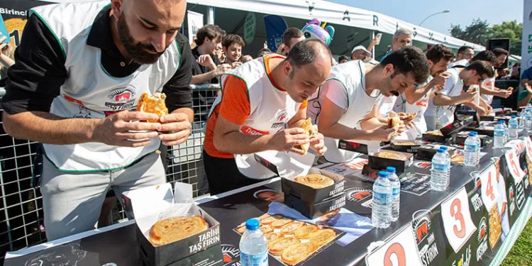 8 tahanlı pide yedi 10 altın kazandı