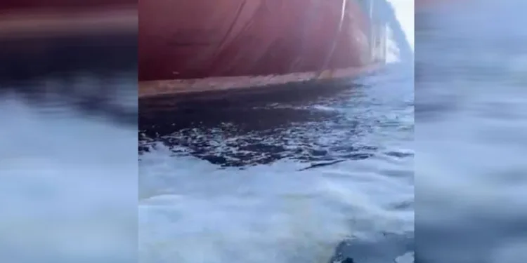 Marmara Denizi’ni kirleten gemiye milyonluk ceza