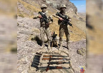 Çok sayıda silah ve mühimmat ele geçirdi