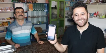 Hayır severlerden alıp ihtiyaç sahiplerine veriyor