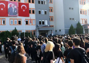 Dündar’dan gençlere teknoloji vurgusu