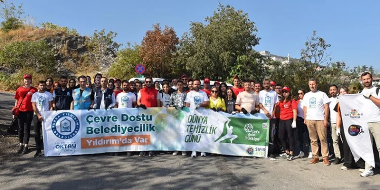 Yıldırım’da temizlik gününde 1 ton atık toplandı