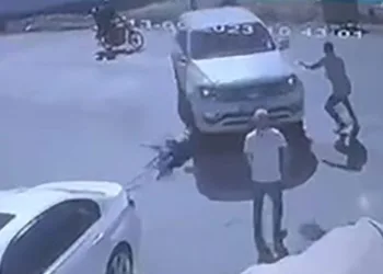 Tartıştığı kuzenine arabayla çarptı