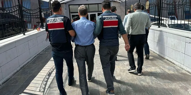 FETÖ üyesi jandarma tarafından yakalandı