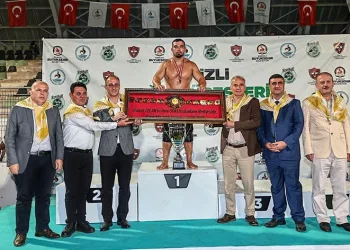 Yağlı güreşin anavatanında altın kemer sahibini buldu