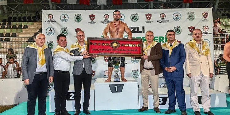 Yağlı güreşin anavatanında altın kemer sahibini buldu