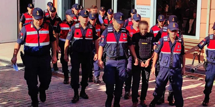 Cinayet şüphelileri adliyeye sevk edildi
