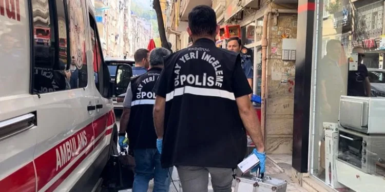 Cenazeleri adli tıp morguna kaldırıldı