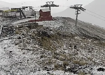 Palandöken’in zirvesi beyaza büründü