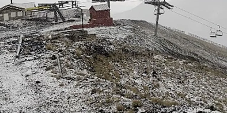 Palandöken’in zirvesi beyaza büründü