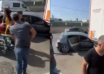 Tıra çarpan otomobil sürücüsü ağır yaralandı
