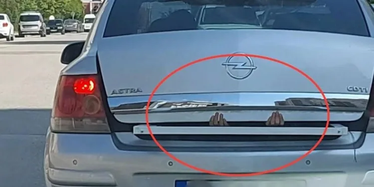 Bagaj kapağının açılmaması için tehlikeli çözüm