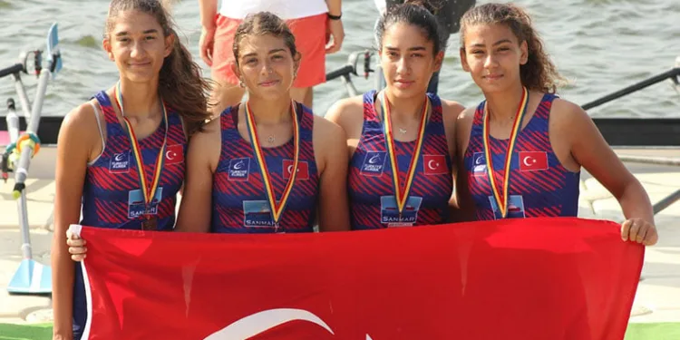 Kürek Milli Takımı’ndan 16 madalya