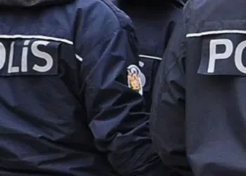 Sahte polisler, gerçek polise yakalandı
